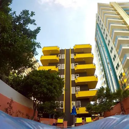 Flamingo Beach & * Mahmutlar