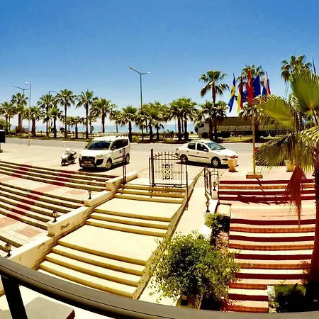 Flamingo Beach & * Mahmutlar