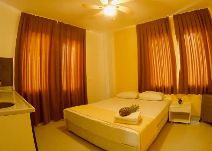 Flamingo Beach & * Mahmutlar