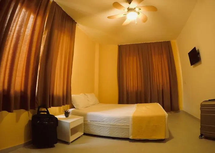 Flamingo Beach & Bed & Breakfast